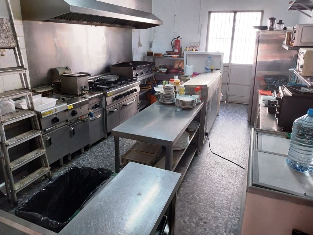 Restaurant/Bar for sale in Benalmadena - € 69,950 (Ref: 9428419)