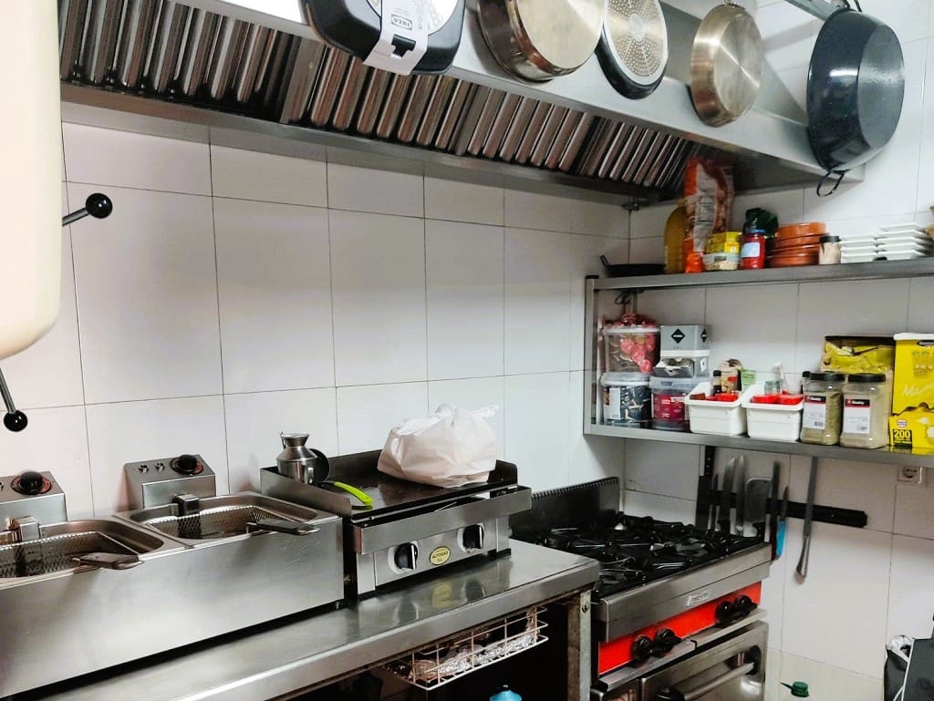 Restaurant/Bar for sale in Torremolinos - € 67,950 (Ref: 9428420)