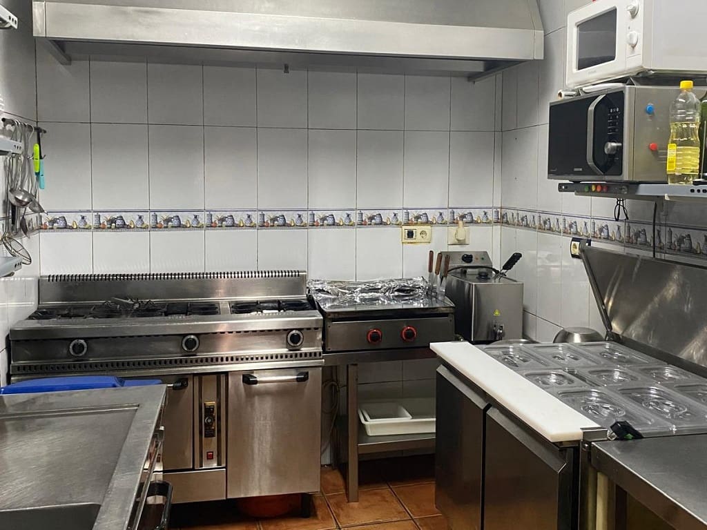 Restaurant/Bar for sale in Fuengirola - € 67,950 (Ref: 9428422)