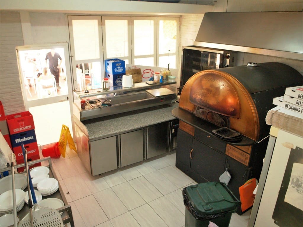 Restaurant/Bar for sale in Fuengirola - € 64,950 (Ref: 9428423)