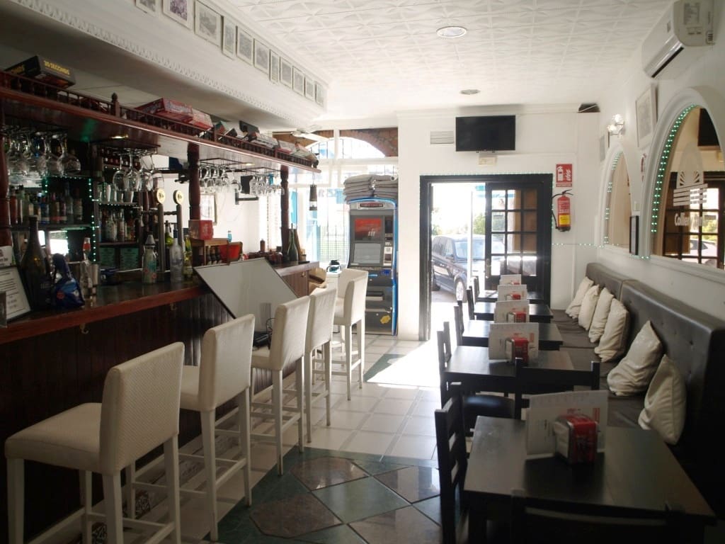 Restaurant/Bar til salg i Torremolinos - € 64.950 (Ref: 9428425)