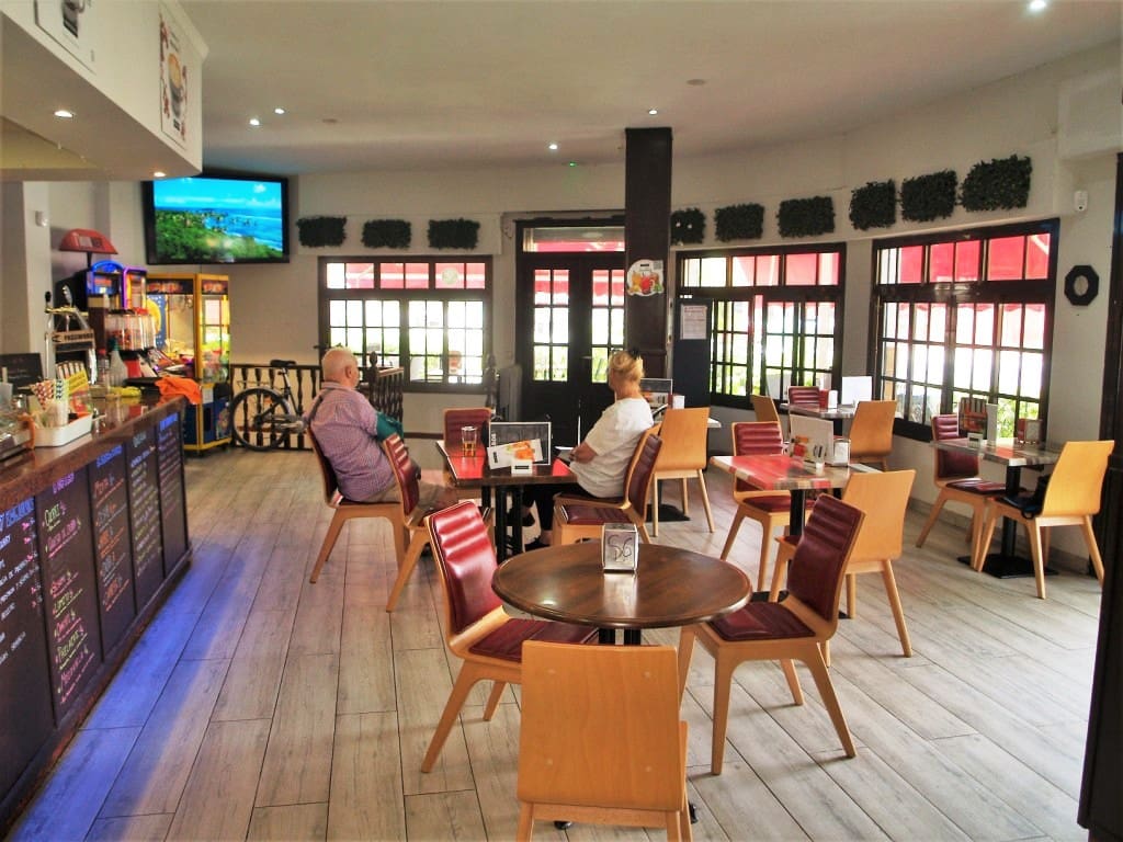 Restaurant/Bar for sale in Torremolinos - € 59,950 (Ref: 9428430)