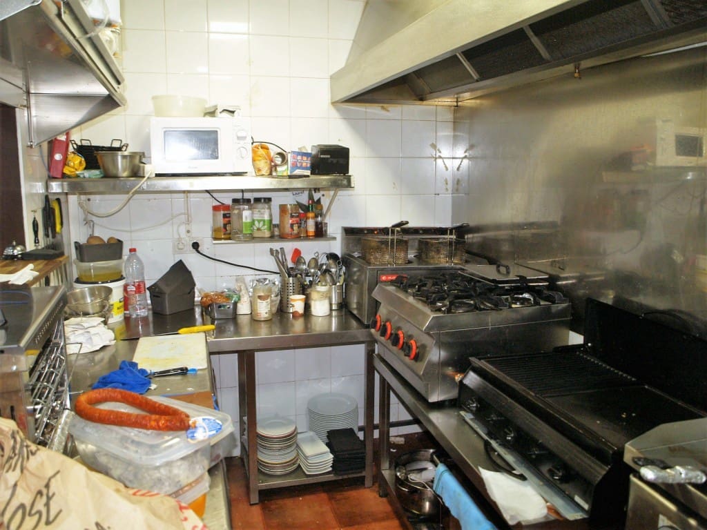 Restaurant/Bar for sale in Torremolinos - € 59,950 (Ref: 9428430)