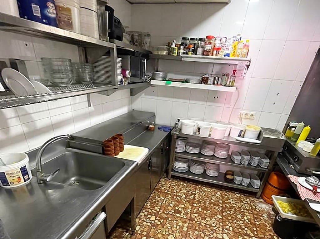 Restaurant/Bar for sale in Fuengirola - € 54,950 (Ref: 9428433)