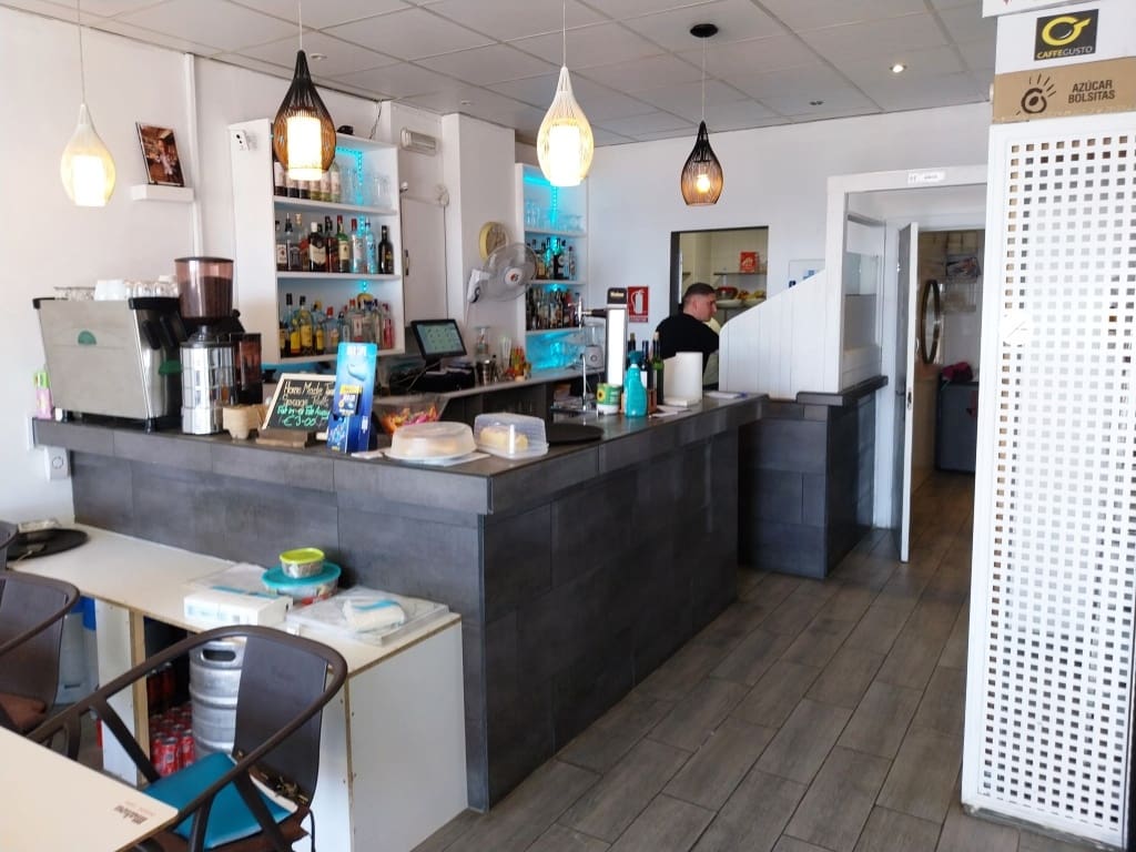 Restaurante/Bar para venda em Fuengirola - 54 950 € (Ref: 9428436)