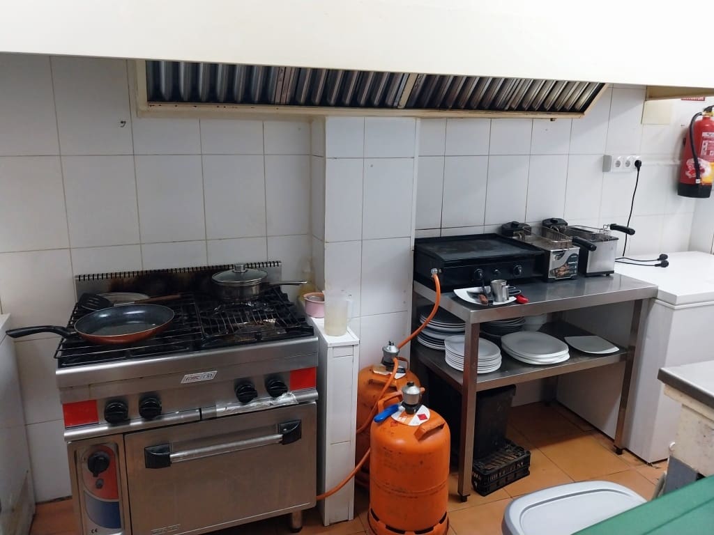 Restaurant/Bar for sale in Fuengirola - € 54,950 (Ref: 9428437)