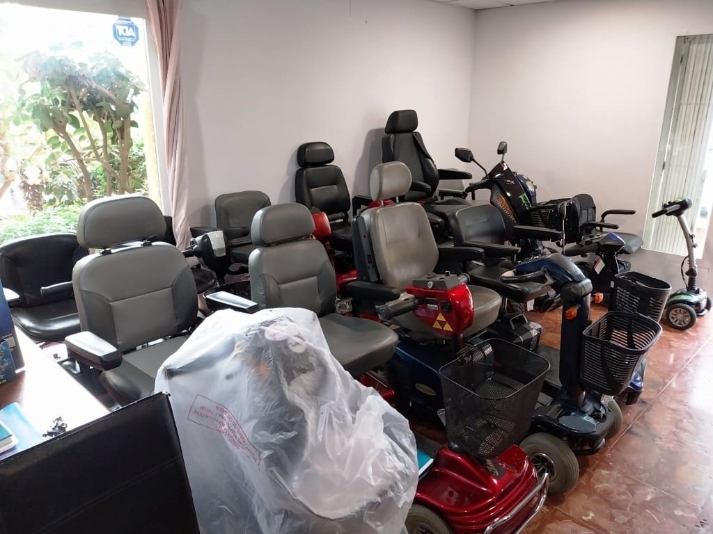 Business for sale in Benalmadena - € 49,950 (Ref: 9428444)