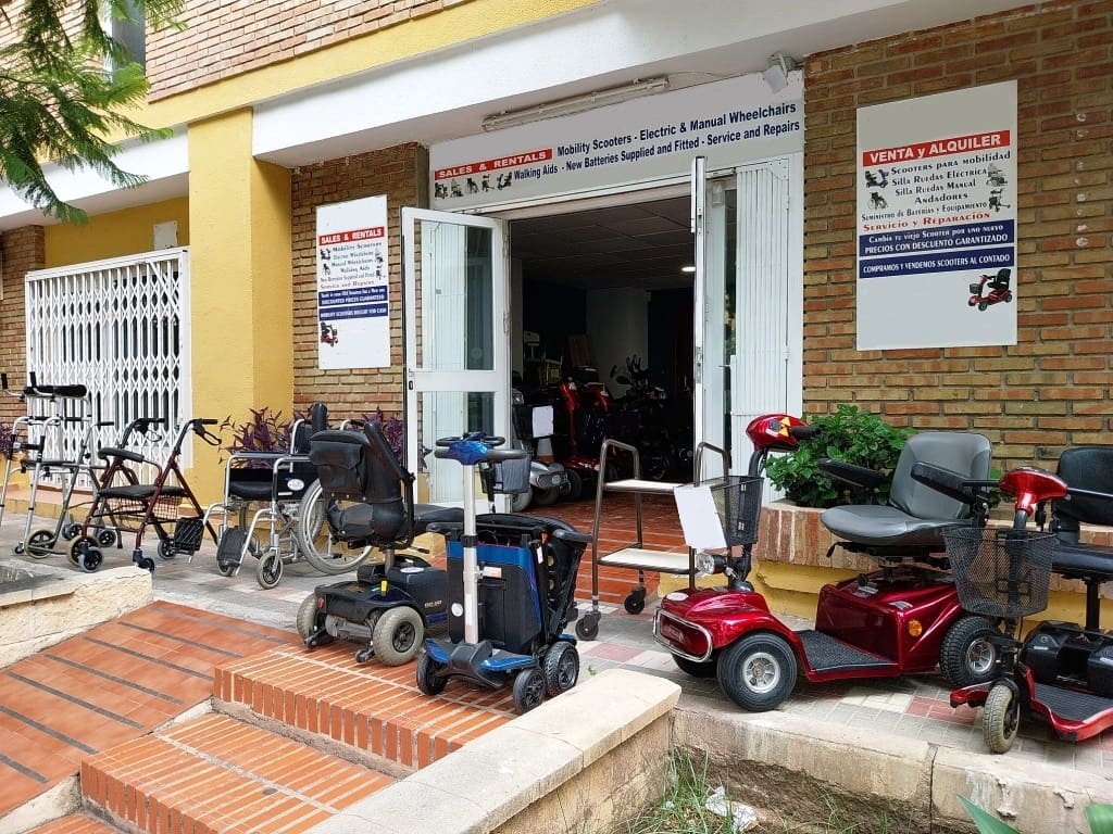 Business for sale in Benalmadena - € 49,950 (Ref: 9428444)