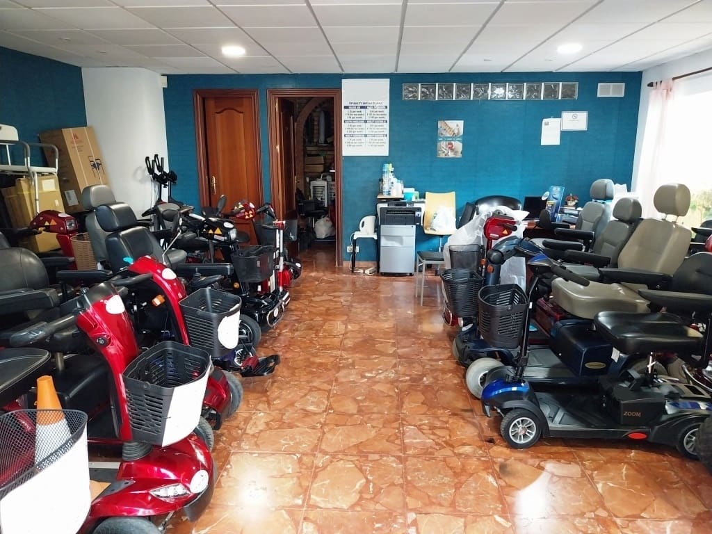 Business for sale in Benalmadena - € 49,950 (Ref: 9428444)