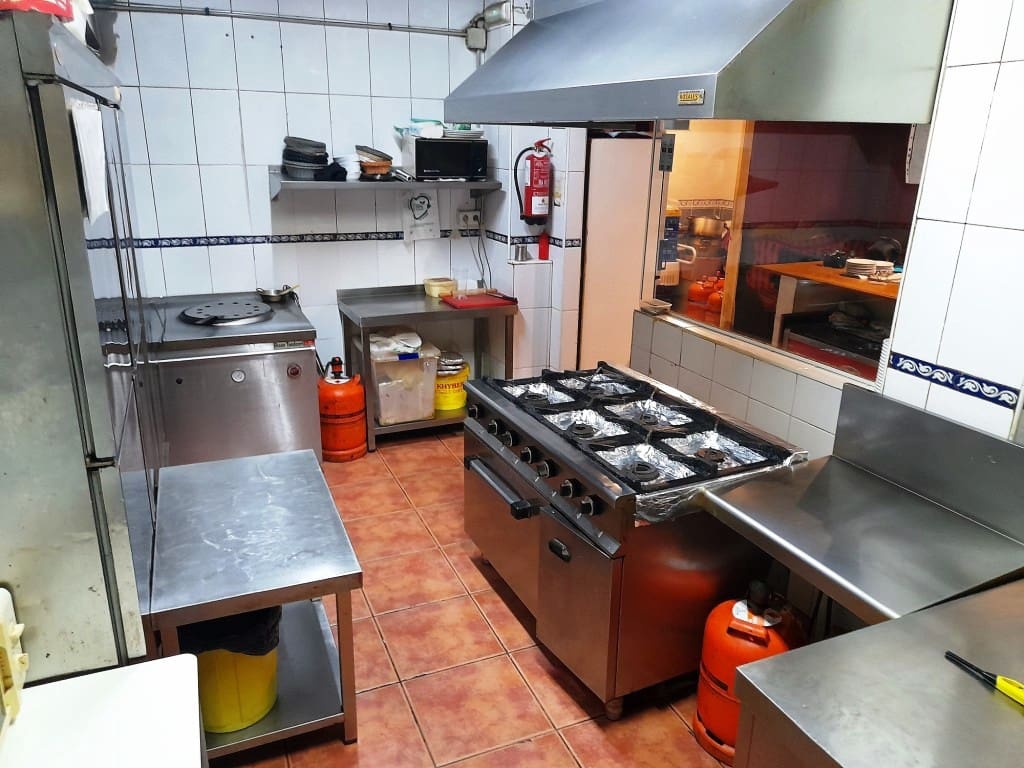 Restaurant/bar te koop in Fuengirola - € 44.950 (Ref: 9428449)