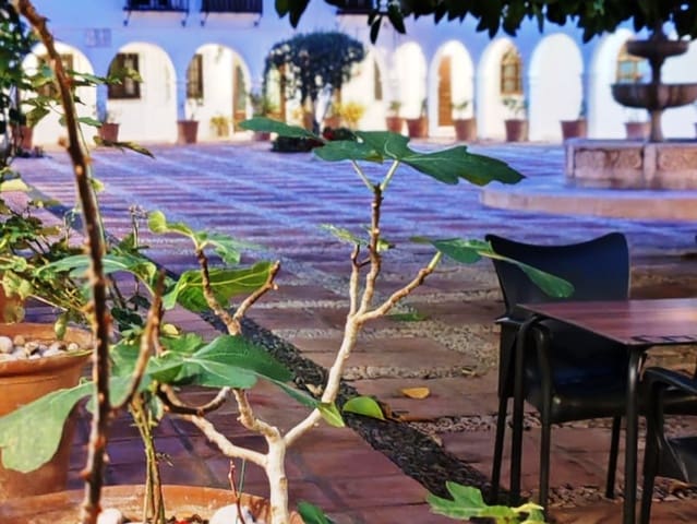 Restaurant/Bar for sale in Fuengirola - € 44,950 (Ref: 9428450)