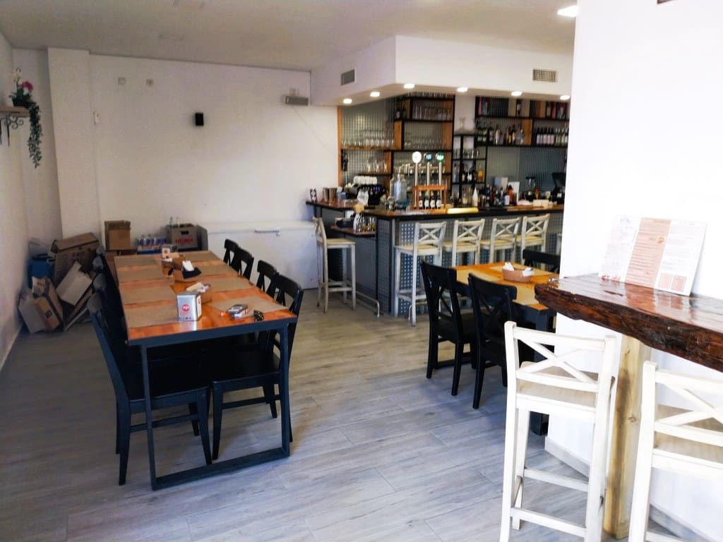 Restaurant/Bar for sale in Benalmadena - € 39,950 (Ref: 9428458)