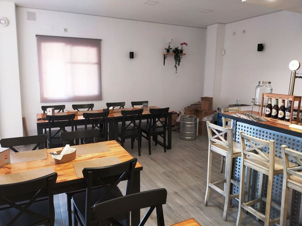 Restaurant/Bar for sale in Benalmadena - € 39,950 (Ref: 9428458)