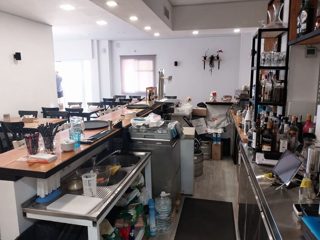 Restaurant/Bar for sale in Benalmadena - € 39,950 (Ref: 9428458)