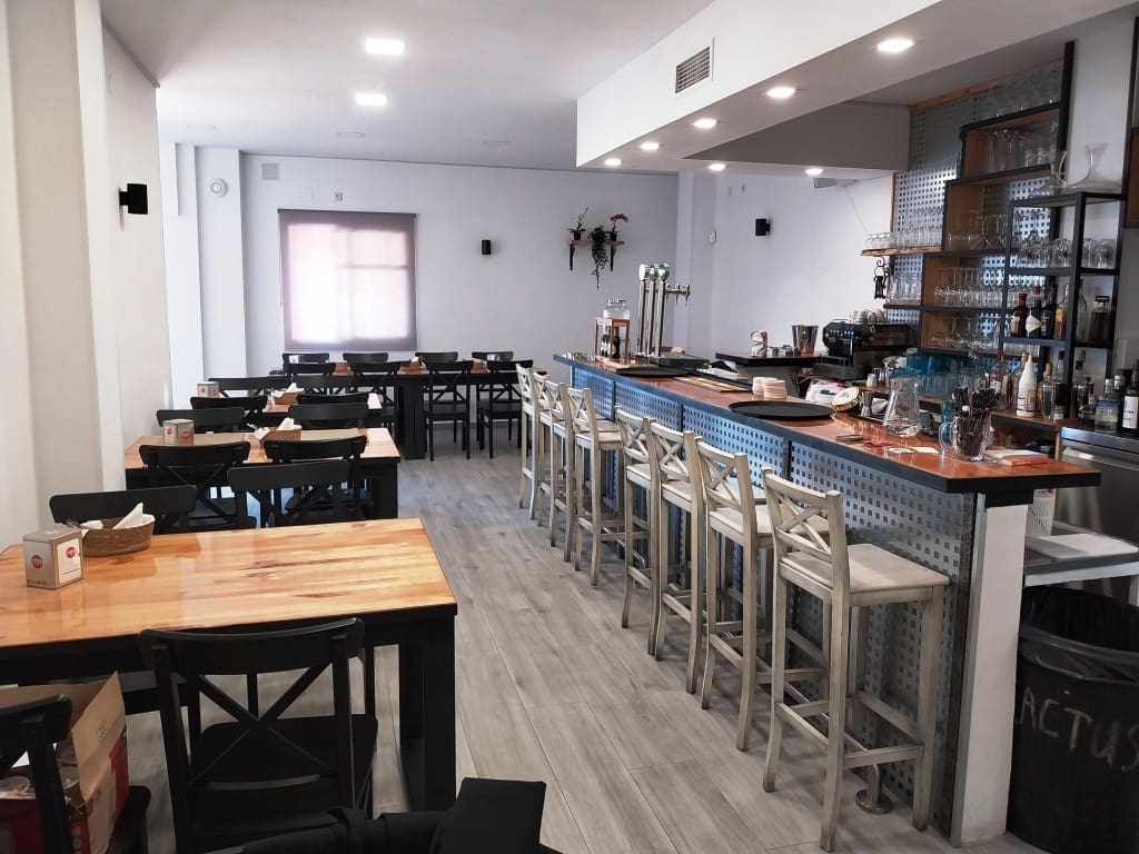Restaurant/Bar for sale in Benalmadena - € 39,950 (Ref: 9428458)