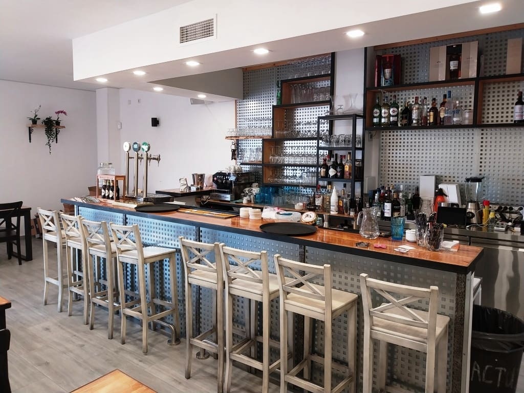 Restaurant/Bar for sale in Benalmadena - € 39,950 (Ref: 9428458)