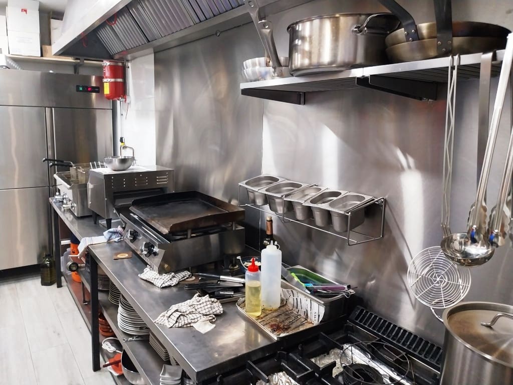 Restaurant/Bar for sale in Benalmadena - € 39,950 (Ref: 9428458)