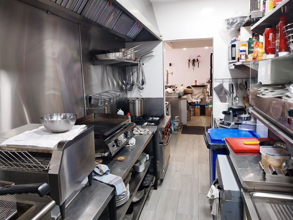 Restaurant/Bar for sale in Benalmadena - € 39,950 (Ref: 9428458)