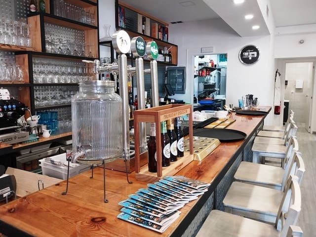 Restaurant/Bar for sale in Benalmádena - € 39,950 (Ref: 9428458)