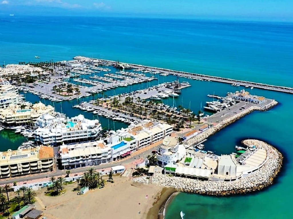 Restaurant/Bar for sale in Benalmadena - € 29,950 (Ref: 9428470)