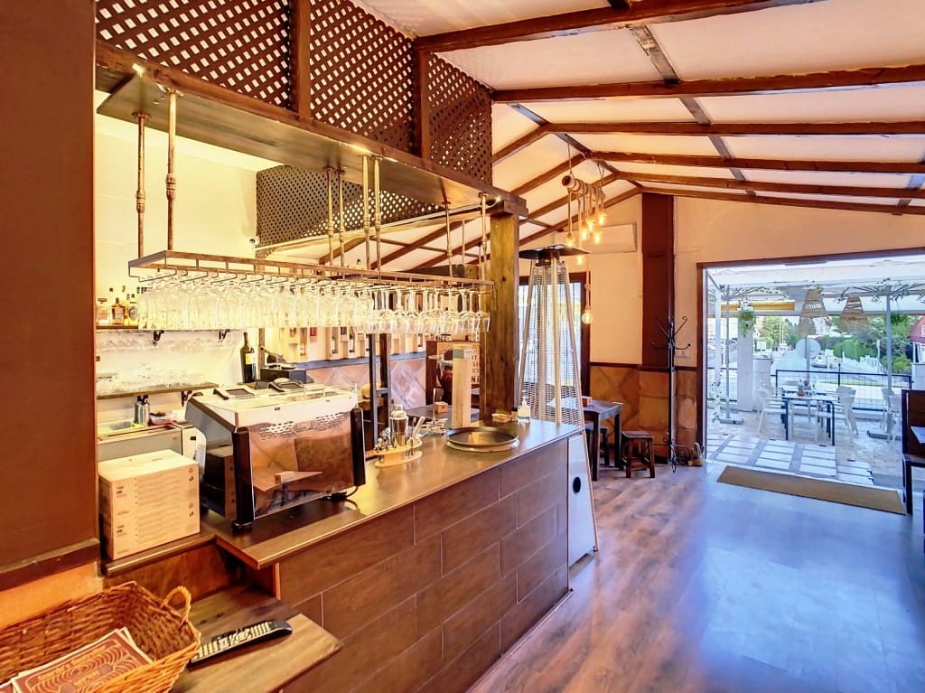Restaurant/Bar for sale in Torremolinos - € 26,950 (Ref: 9428473)