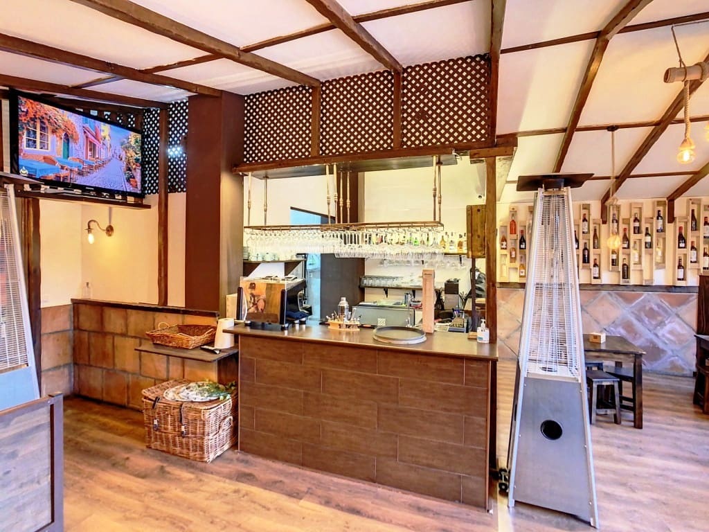 Restaurant/Bar for sale in Torremolinos - € 26,950 (Ref: 9428473)