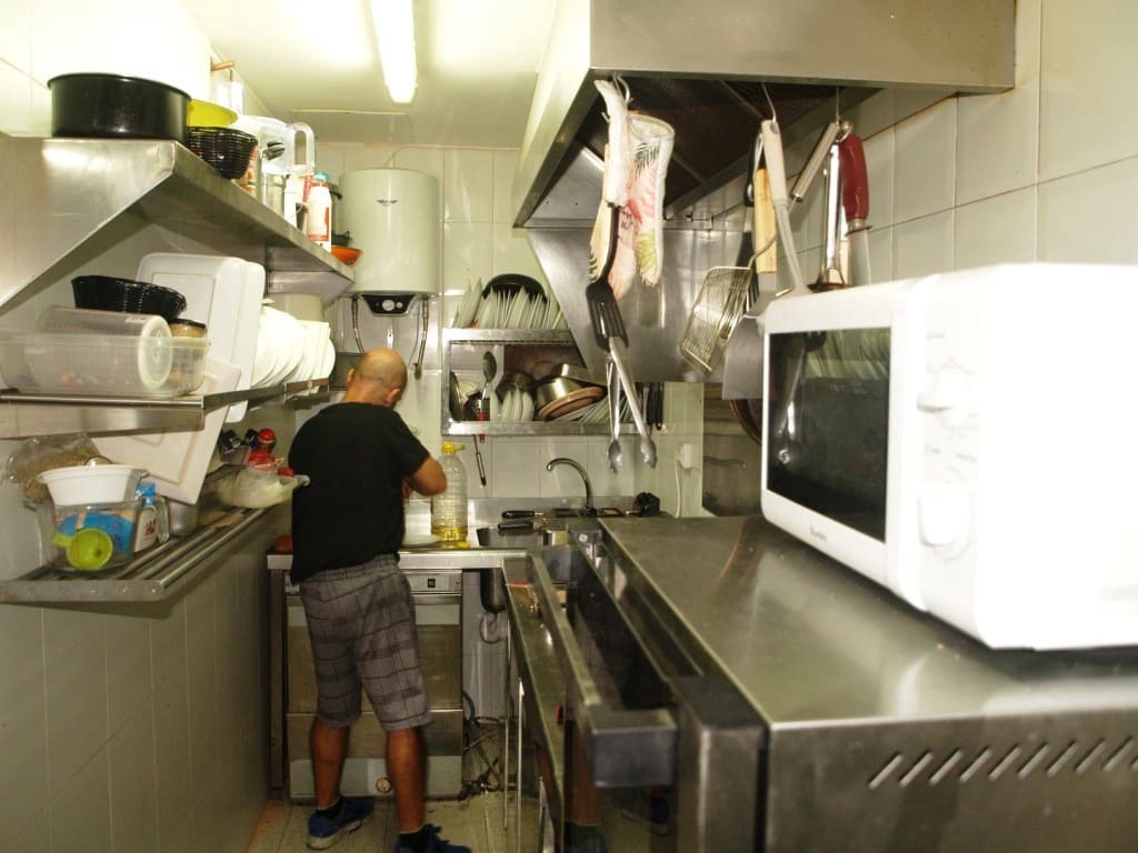 Restaurant/Bar for sale in Torremolinos - € 26,950 (Ref: 9428474)