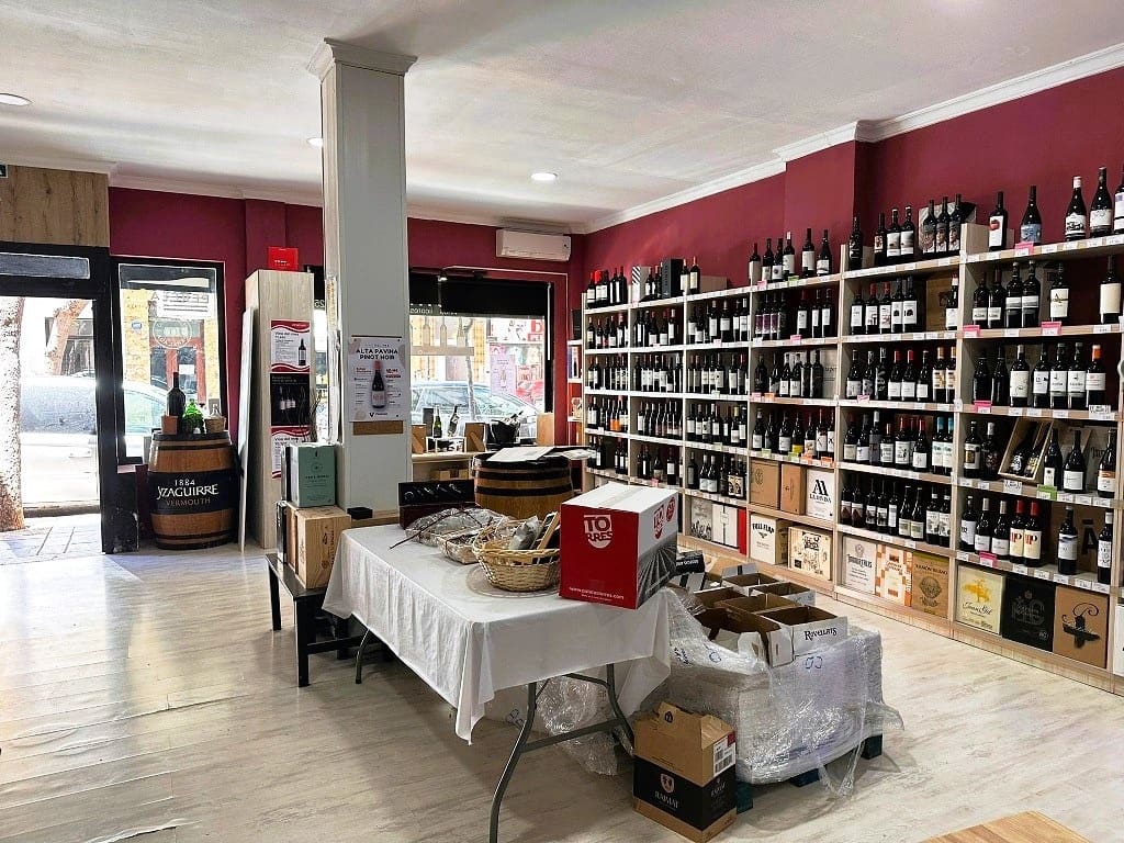 Business for sale in Fuengirola - € 24,950 (Ref: 9428476)