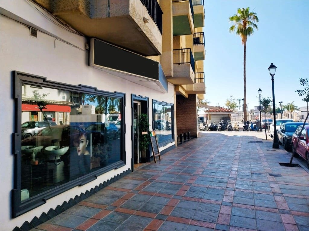 Business for sale in Fuengirola - € 24,950 (Ref: 9428478)