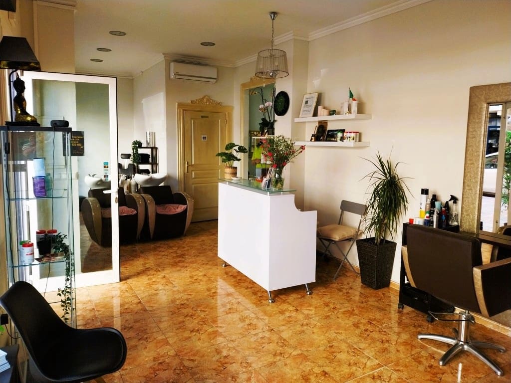 Business for sale in Fuengirola - € 24,950 (Ref: 9428478)