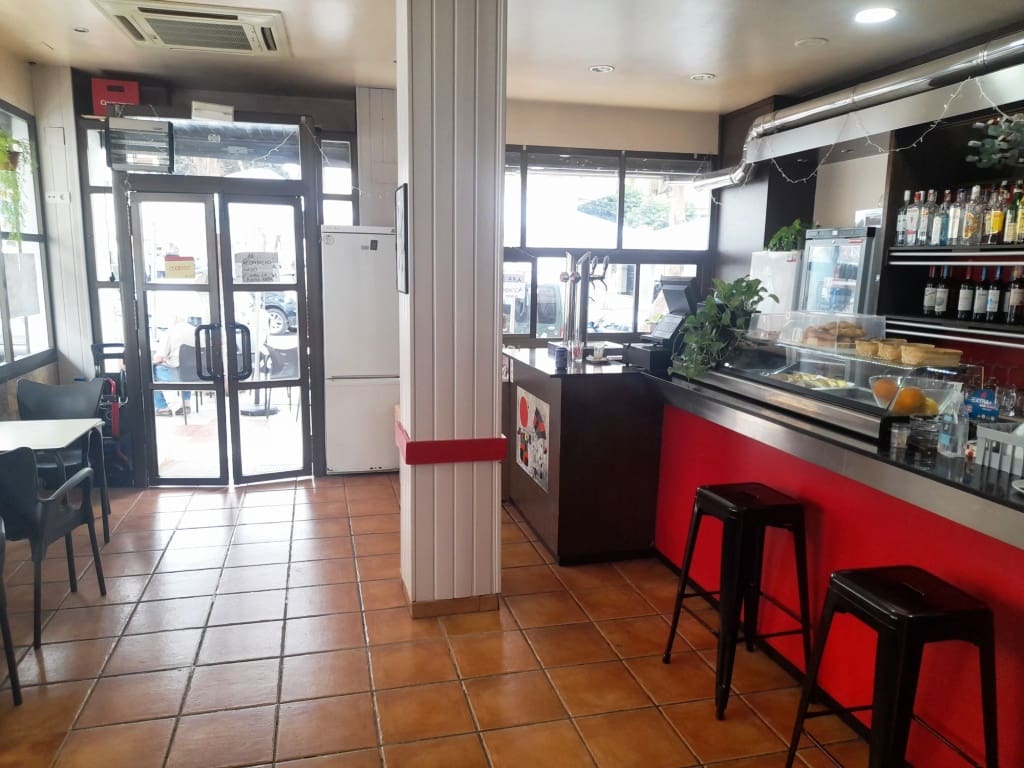 Restaurant/Bar for sale in Torremolinos - € 22,950 (Ref: 9428480)