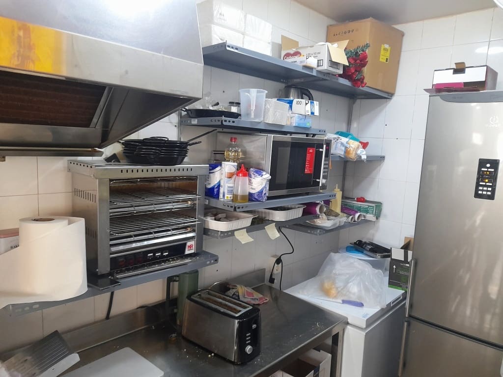 Restaurant/Bar for sale in Torremolinos - € 22,950 (Ref: 9428480)