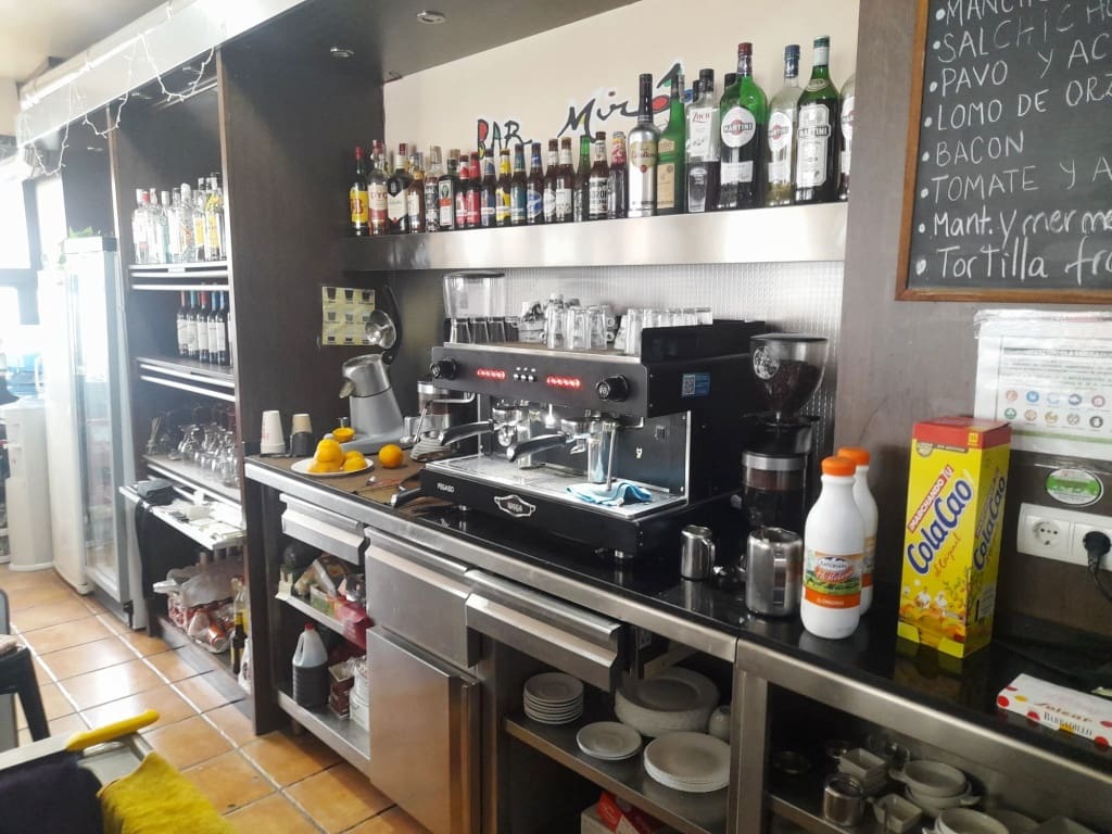 Restaurant/Bar for sale in Torremolinos - € 22,950 (Ref: 9428480)