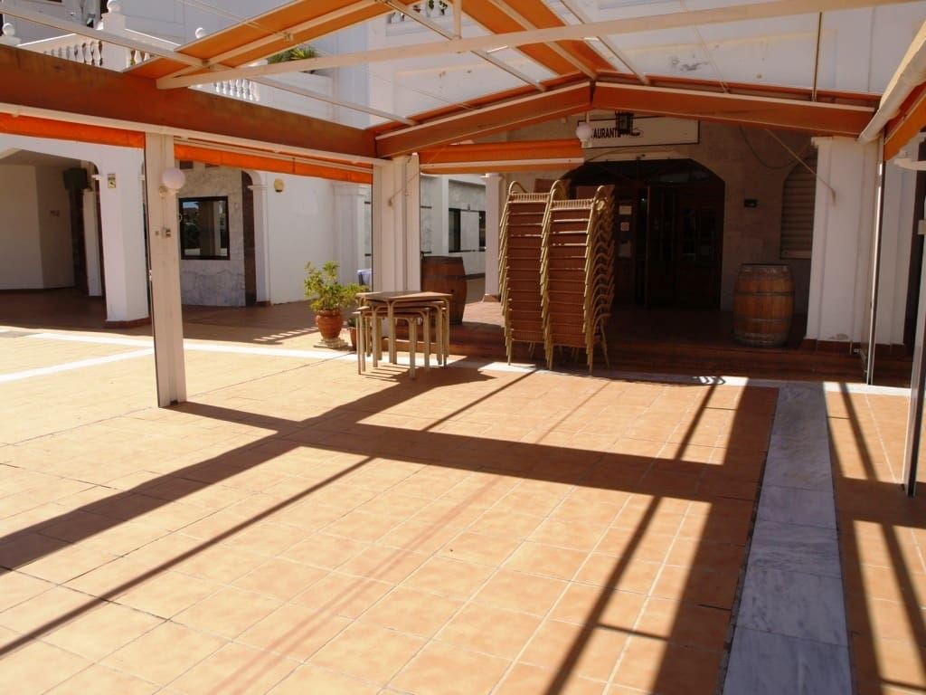 Restaurant/Bar for sale in Benalmadena - € 22,950 (Ref: 9428481)