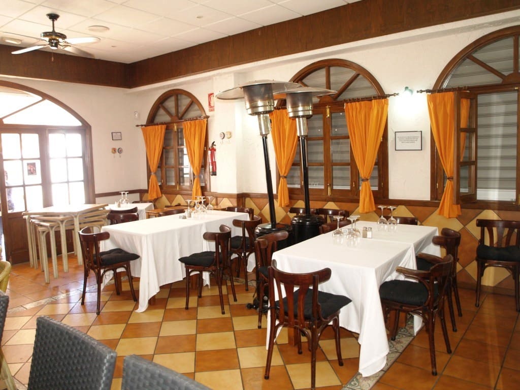 Restaurant/Bar for sale in Benalmadena - € 22,950 (Ref: 9428481)