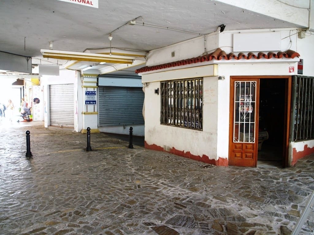 Restaurant/Bar for sale in Fuengirola - € 16,950 (Ref: 9428484)