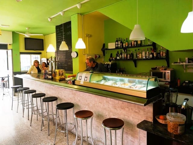 Restaurant/Bar for sale in Fuengirola - € 15,950 (Ref: 9428485)