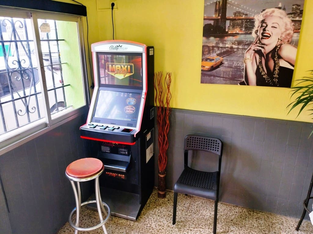 Restaurant/Bar for sale in Fuengirola - € 15,950 (Ref: 9428485)