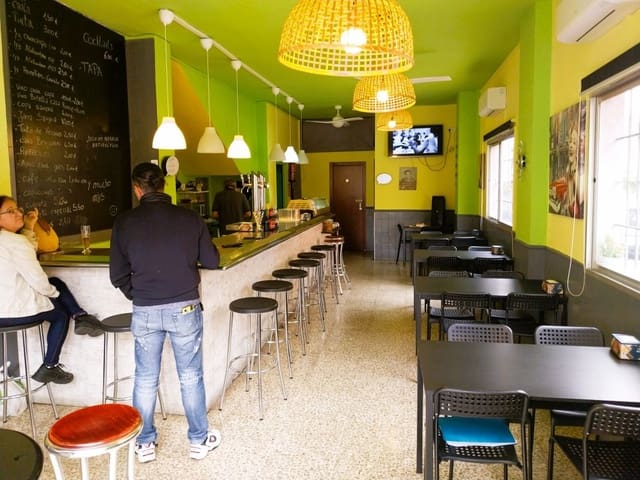 Restaurant/Bar for sale in Fuengirola - € 15,950 (Ref: 9428485)