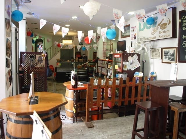 Restaurant/Bar for sale in Torremolinos - € 13,950 (Ref: 9428489)