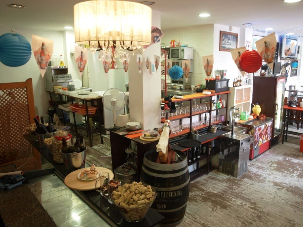 Restaurant/Bar for sale in Torremolinos - € 13,950 (Ref: 9428489)