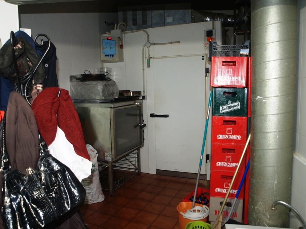 Restaurant/Bar for sale in Fuengirola - € 6,950 (Ref: 9428493)