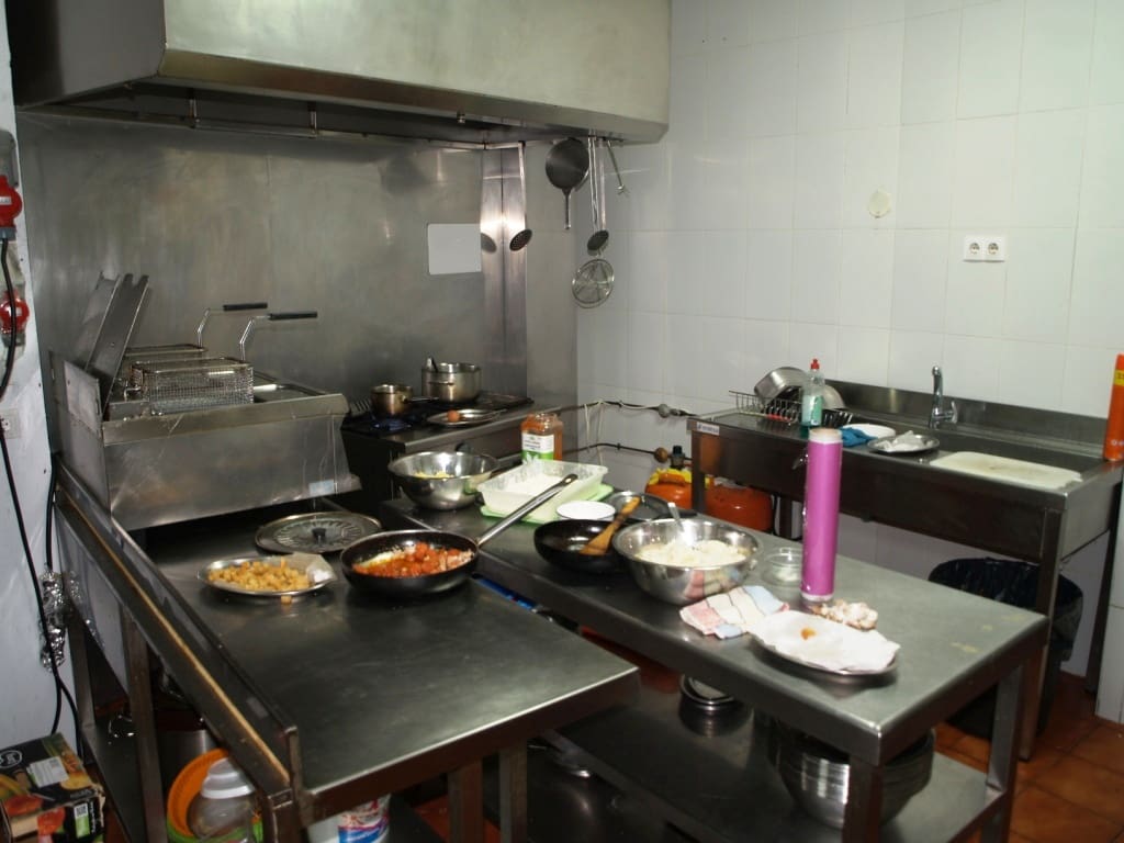 Restaurant/Bar for sale in Fuengirola - € 6,950 (Ref: 9428493)