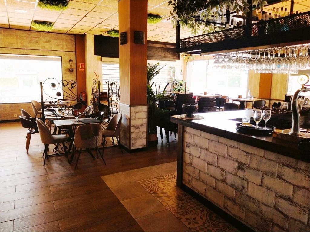 Restaurant/Bar for sale in Mijas Costa - € 2,000,000 (Ref: 9428494)