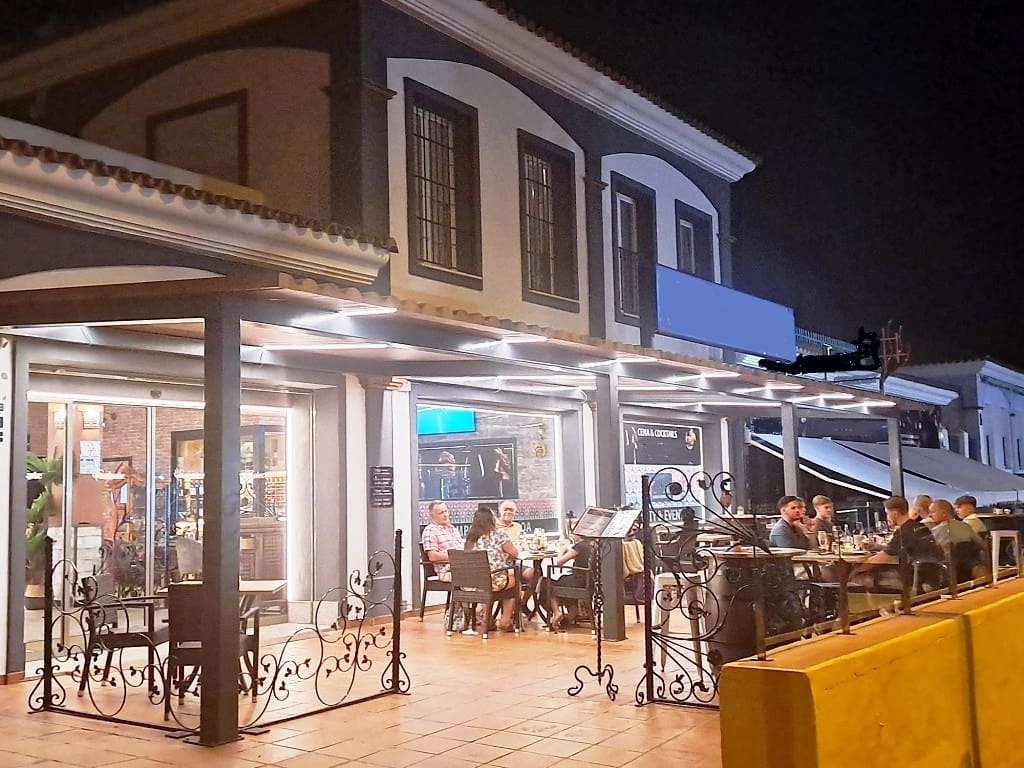 Restaurant/Bar for sale in Mijas Costa - € 2,000,000 (Ref: 9428494)