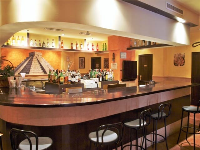 Restaurant/Bar for sale in Fuengirola - € 495,000 (Ref: 9428511)