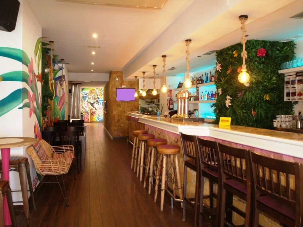 Restaurant/Bar for sale in Fuengirola - € 450,000 (Ref: 9428516)