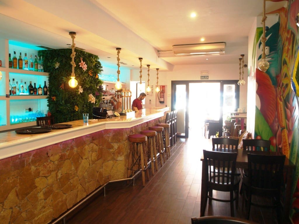 Restaurant/Bar for sale in Fuengirola - € 450,000 (Ref: 9428516)