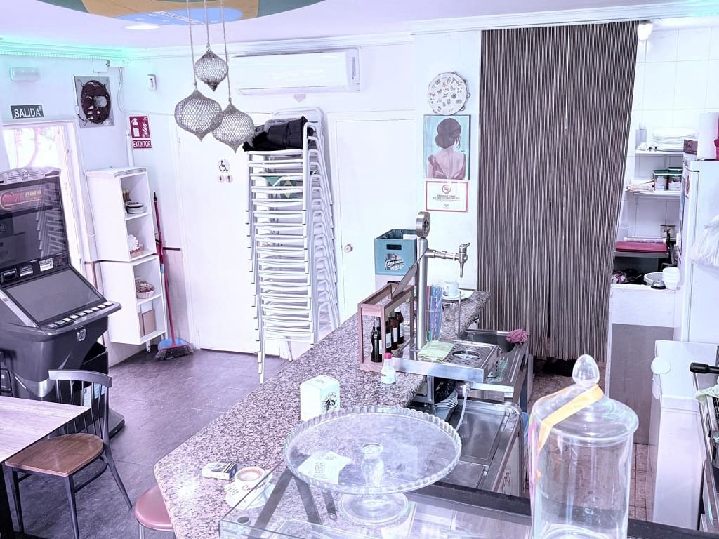 Restaurant/Bar for sale in Fuengirola - € 23,950 (Ref: 9487176)