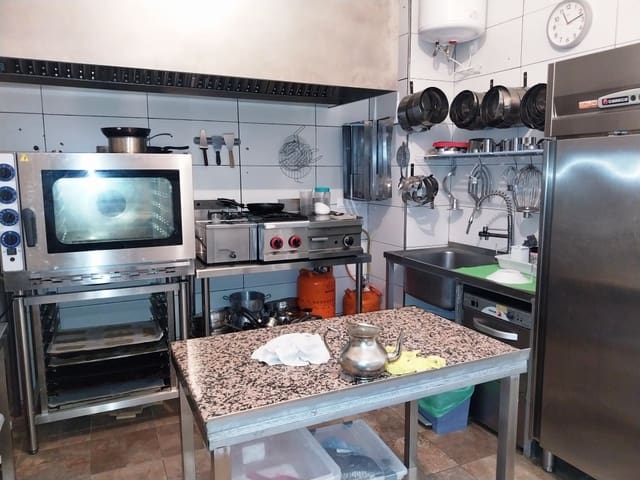 Bar/Restaurante en Fuengirola en venta - 29.950 € (Ref: 9487179)